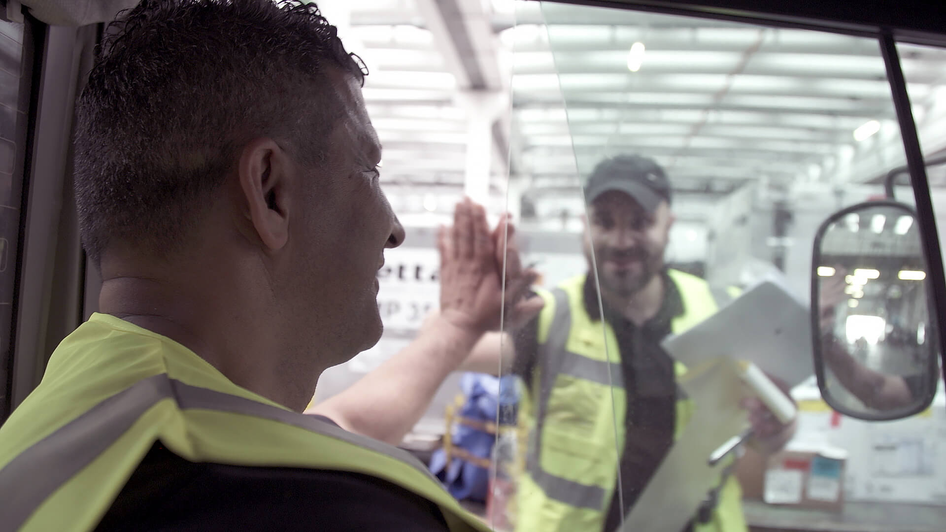 Recruiting-Kampagne: FIEGE Air Cargo Logistics - Mitarbeiter Ugur Spot screenshot 1